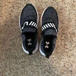 Youth Under Armor Sz.4